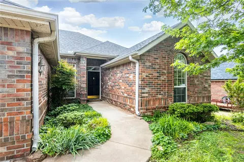 215 Dawn Dr, Centerton, AR 72719 photo 4