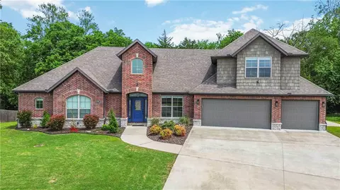 4376 E Troon Dr, Fayetteville, AR 72701