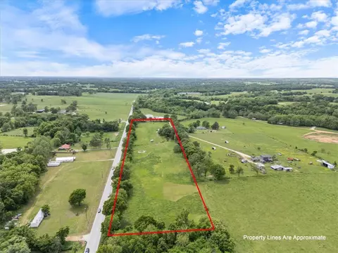 12010 S Pleasant Valley Rd, Gentry, AR 72734