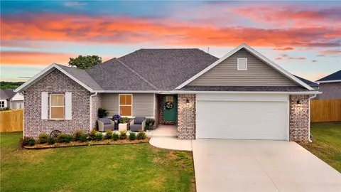 244 Tonya Loop, Huntsville, AR 72740