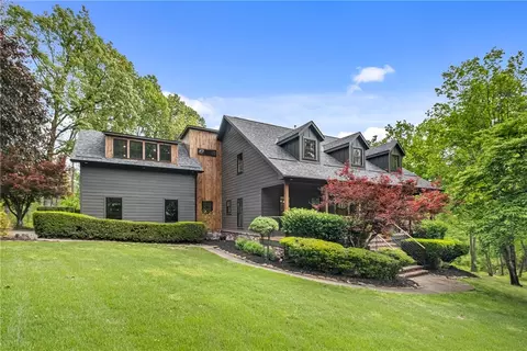 1 Saddleworth Pl, Bentonville, AR 72712