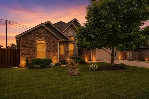 6209 S 56th St, Rogers, AR 72758