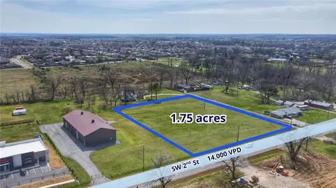 4201 SW Second St, Bentonville, AR 72712