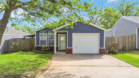 206 NW J St, Bentonville, AR 72712