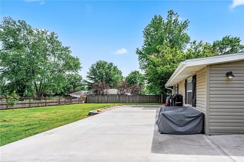 Exterior - 9268 Amy Dr, Springdale, AR 72762 photo 4 of 12