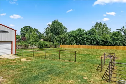 Exterior - 9268 Amy Dr, Springdale, AR 72762 photo 9 of 12