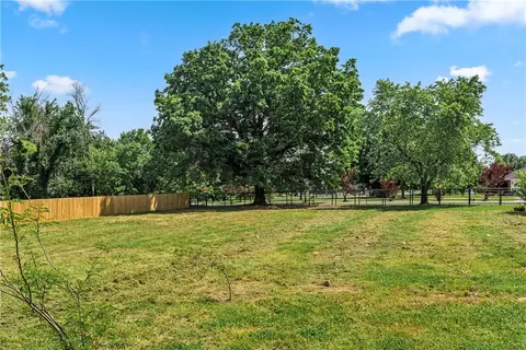 Exterior - 9268 Amy Dr, Springdale, AR 72762 photo 10 of 12