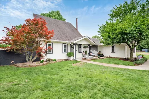 1824 N Pershing St, Fayetteville, AR 72704