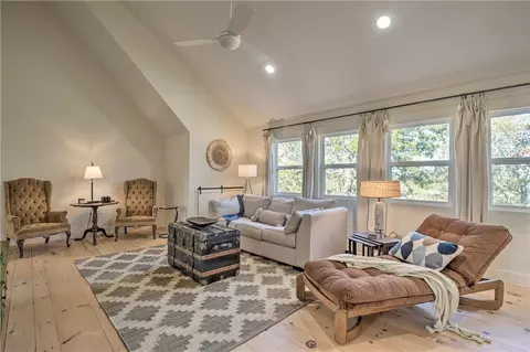 Living - 27258 Sunset Beach Ln, Eagle Rock, MO 65641 photo 3 of 4