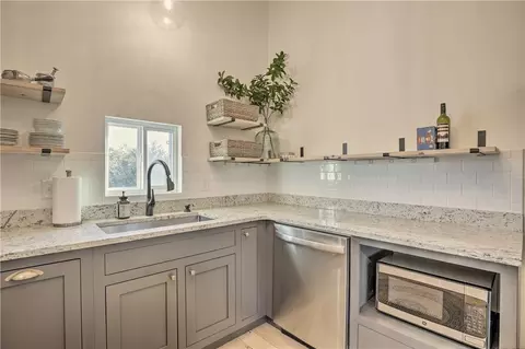 Kitchen - 27258 Sunset Beach Ln, Eagle Rock, MO 65641 photo 3 of 3