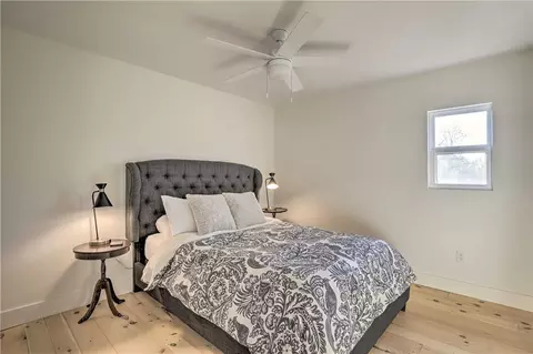 Bedroom - 27258 Sunset Beach Ln, Eagle Rock, MO 65641 photo 3 of 8