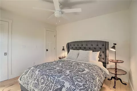 Bedroom - 27258 Sunset Beach Ln, Eagle Rock, MO 65641 photo 1 of 8