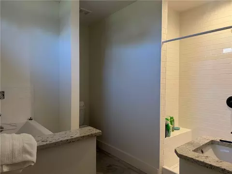 Bath - 27258 Sunset Beach Ln, Eagle Rock, MO 65641 photo 5 of 6