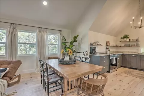 Dining - 27258 Sunset Beach Ln, Eagle Rock, MO 65641 photo 2 of 2
