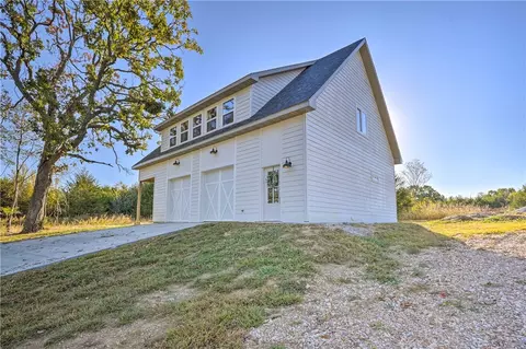 Exterior - 27258 Sunset Beach Ln, Eagle Rock, MO 65641 photo 2 of 3