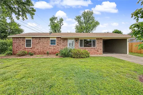 715 N 12th Pl, Rogers, AR 72756
