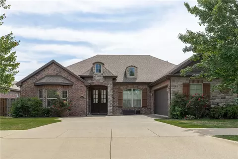5807 Knotty Pine Rd, Bentonville, AR 72713