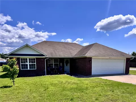 823 S Pittsburg Ave, Russellville, AR 72802