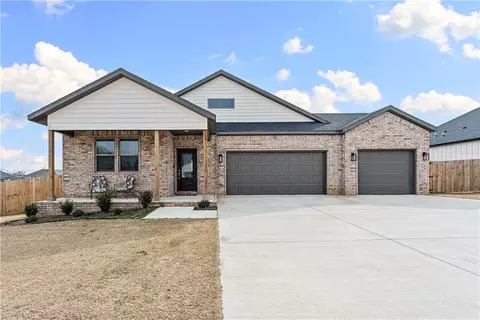 2223 Riggins Ave, Pea Ridge, AR 72751