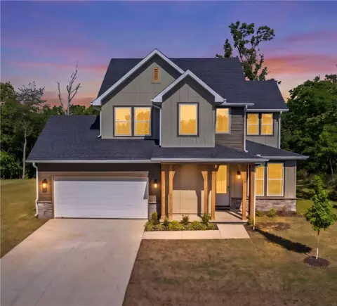 3 Carnahan Ln, Bella Vista, AR 72715
