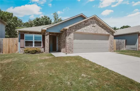 4714 W Hoover Loop, Fayetteville, AR 72704