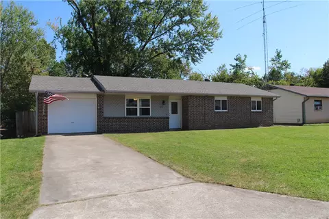 817 N 30th St, Rogers, AR 72756