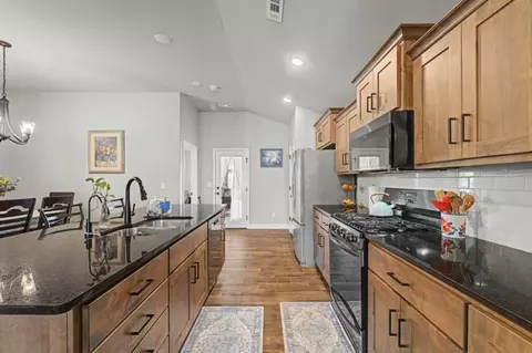 5901 NW Grant St, Bentonville, AR 72713