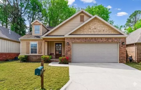 63 E Madrid St, Fayetteville, AR 72703
