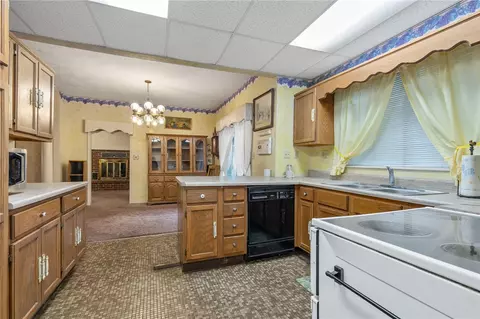 Kitchen - 4150 Valley Rd, Harrison, AR 72601 photo 3 of 4