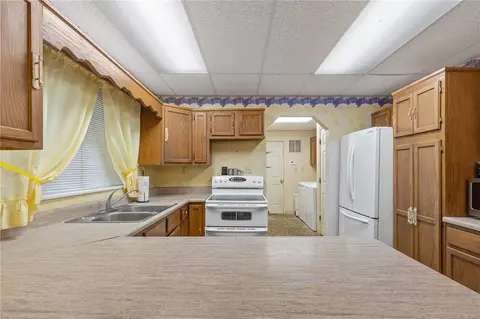 Kitchen - 4150 Valley Rd, Harrison, AR 72601 photo 4 of 4