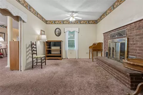Living - 4150 Valley Rd, Harrison, AR 72601 photo 2 of 4