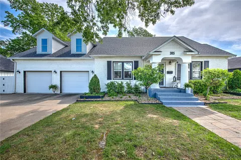305 SW E St, Bentonville, AR 72712