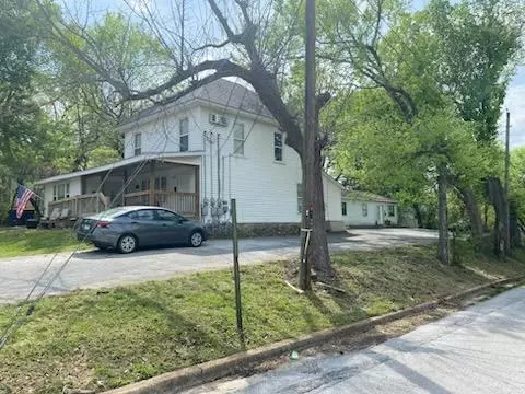124 Rogers E, Harrison, AR 72601