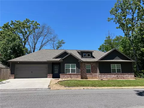 6 Eyemouth Dr, Bella Vista, AR 72715