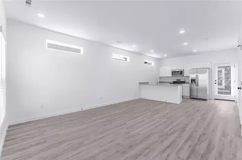 Living - 551 Discovery Ave, Centerton, AR 72713 photo 3 of 5