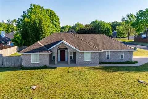 1500 Sanford Dr, Bentonville, AR 72712