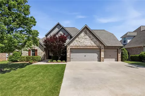 3901 Lexington Dr, Rogers, AR 72758