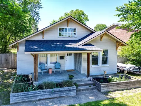 130 Pleasant St, Springdale, AR 72764
