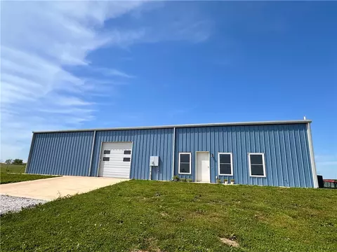370 SE Bolin Rd, Gentry, AR 72734