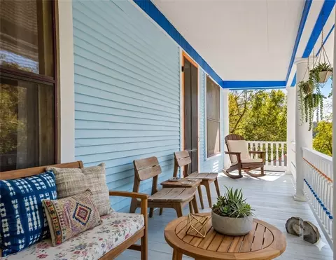19 Pine St, Eureka Springs, AR 72632