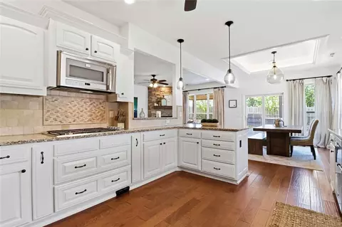 Kitchen - 5618 Brighton Rd, Rogers, AR 72758 photo 2 of 2