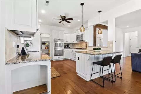 Kitchen - 5618 Brighton Rd, Rogers, AR 72758 photo 1 of 2