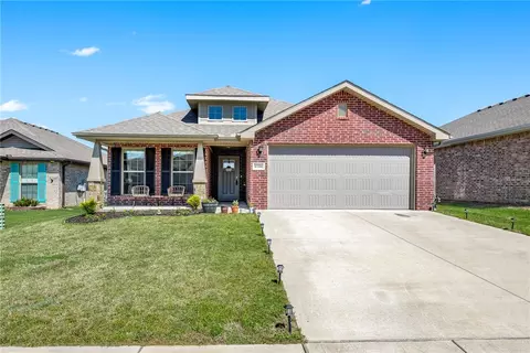 6104 Silas St, Bentonville, AR 72713