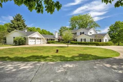 2859 Cedar Hill Dr, Fayetteville, AR 72703