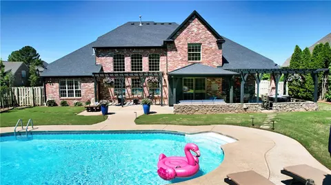 5105 S Osage Creek Rd, Rogers, AR 72758