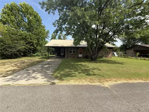 1803 Harkey St, Paris, AR 72855