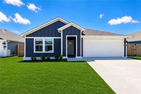 4423 W Canyon Run Dr, Fayetteville, AR 72704