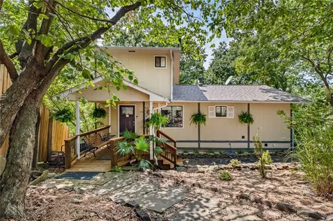 325 Ridge Rd, Eureka Springs, AR 72631