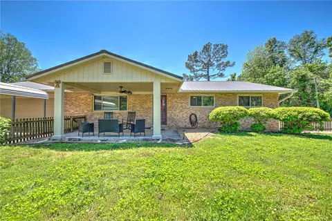 1606 W Green Acres Dr, Rogers, AR 72758