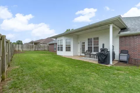 Exterior - 805 Irelan St, Lowell, AR 72745 photo 6 of 8